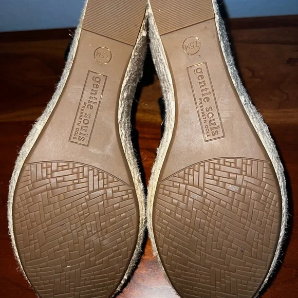 Gentle Souls by Kenneth Cole Wedges - Picture 4 of 5